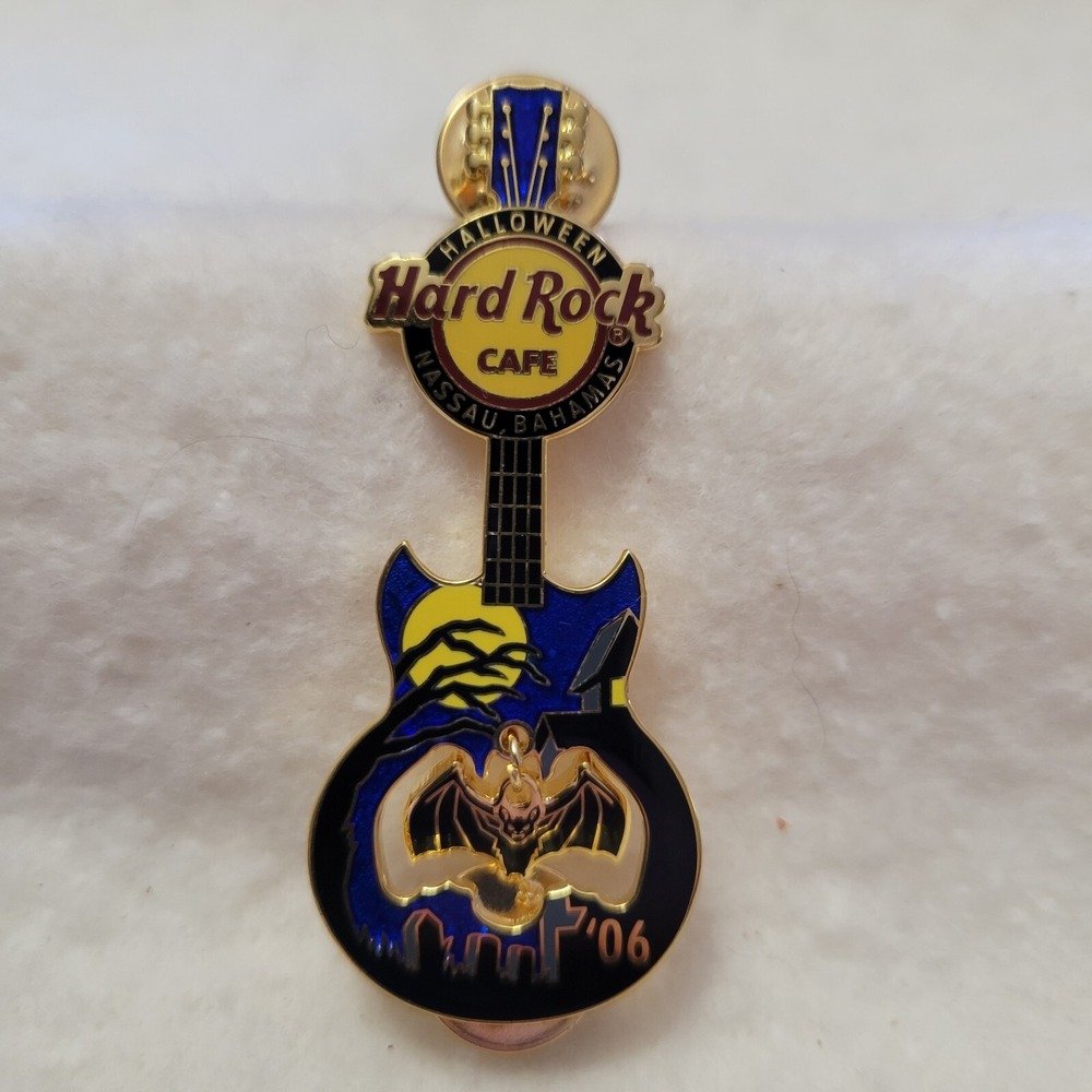 Hard Rock Cafe Nassau Bahamas  Halloween Full Moon Swinging Bat 2006 Pin
